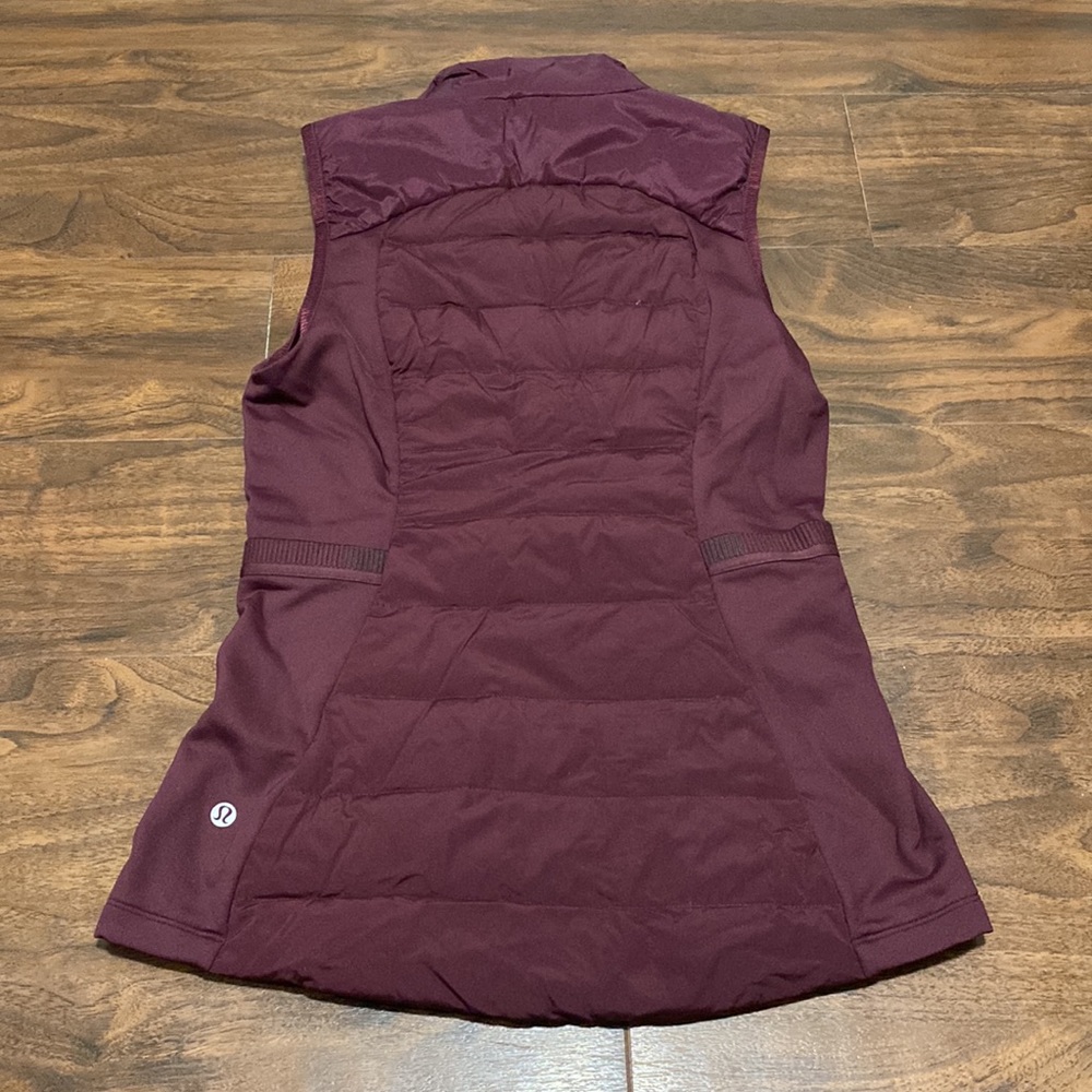 Lululemon Down For It All Vest Dark Adobe Size 4 - Picture 4 of 10